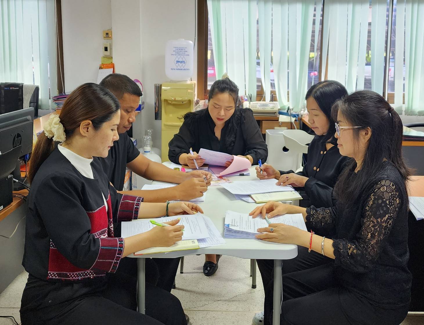 ✨สำนักงานพัฒนาชุมชนอำเภอเถิน : ประชุมสำนักงานพัฒนาชุมชน ประจำเดือน พฤศจิกายน 2568