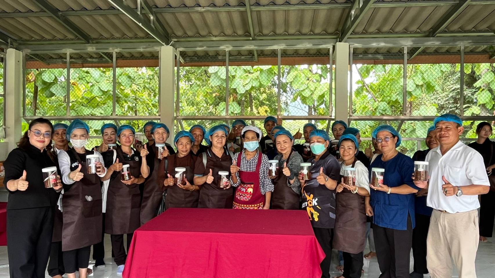 ดำเนินโครงการสนับสนุนกิจกรรมตามแผนการขับเคลื่อนการขจัดความยากจน